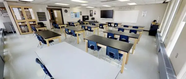 London International Academy 2 600x258.jpg