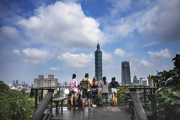 The Photographer's Platform On Xiangshan Top Nhung Dia Diem Ly Tuong Xem Phao Hoa Mung Nam Moi Tai Taipei 101