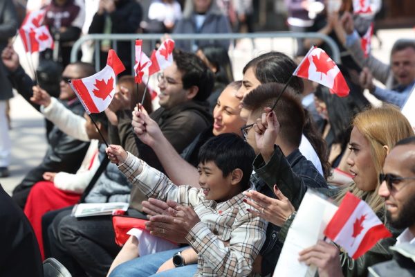 Thay Doi Chinh Sach Di Tru Canada